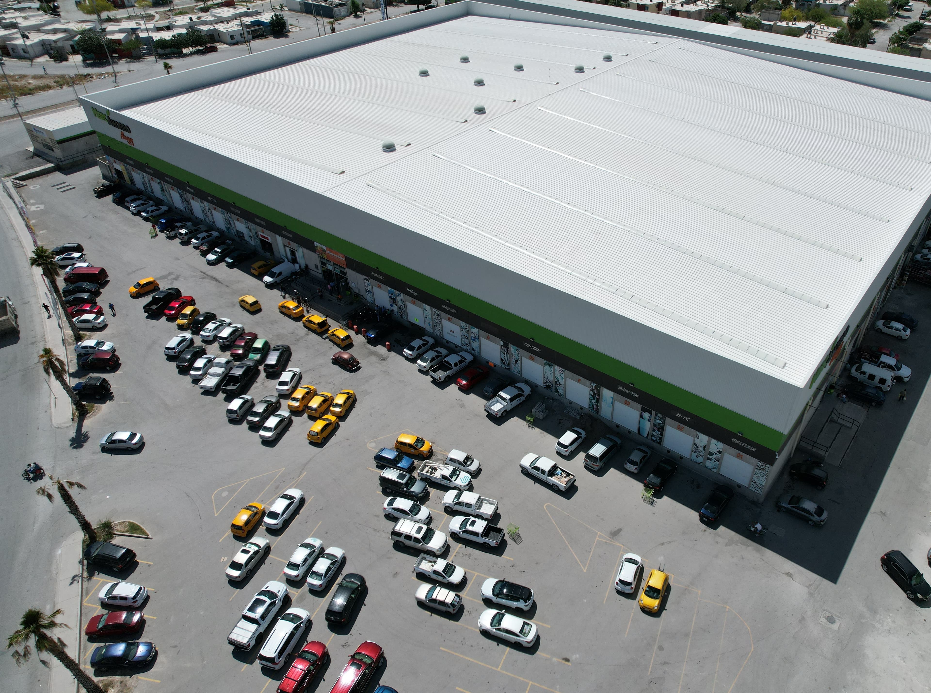 Canalizamos capital hacia la infraestructura comercial que alimenta a México